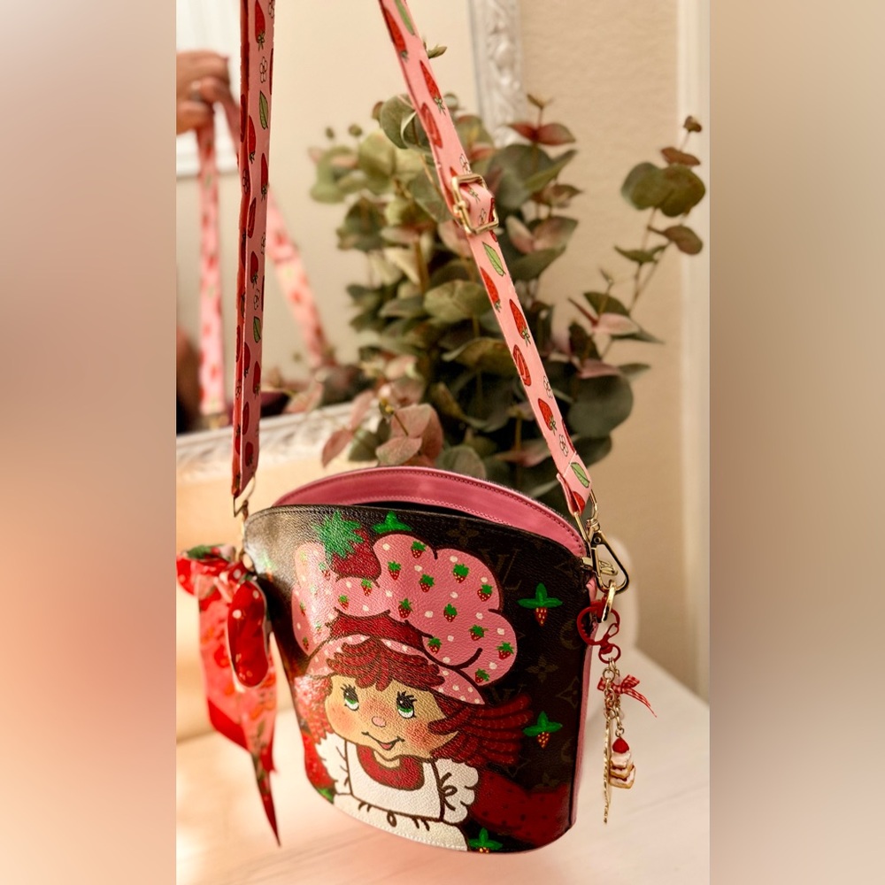 Authentic Louis Vuitton Strawberry Shortcake theme bag - Picture 5 of 13